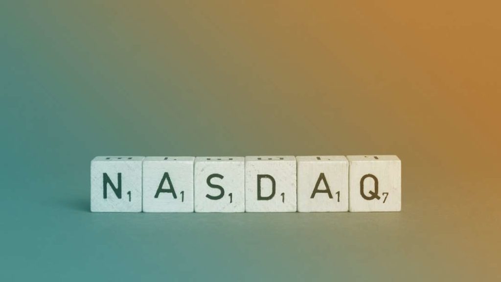 NASDAQ en lettres de scrabble