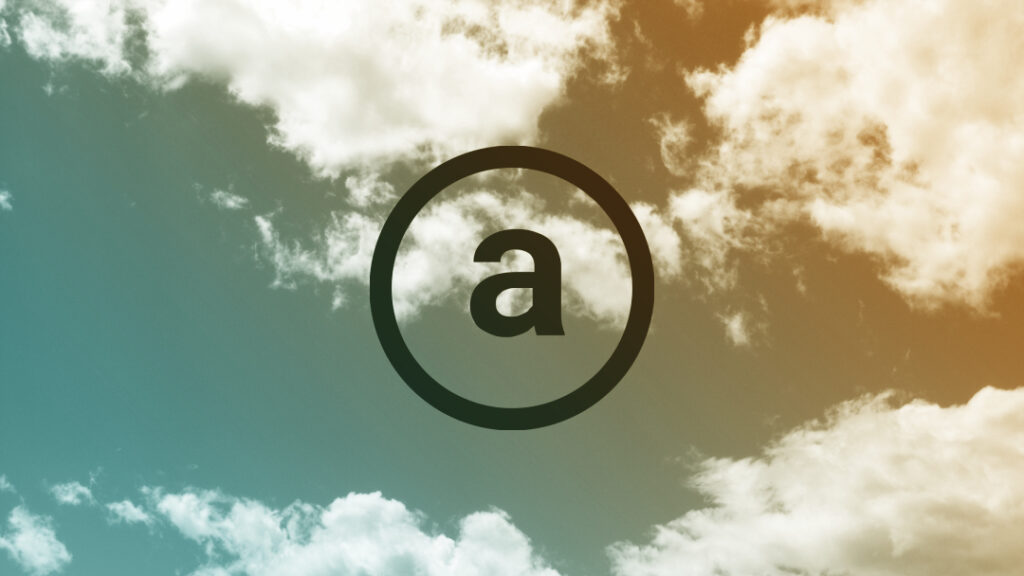 Logo d'Arweave sur des nuages
